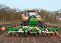 Сеялки для травы: отличия и преимущества оборудования