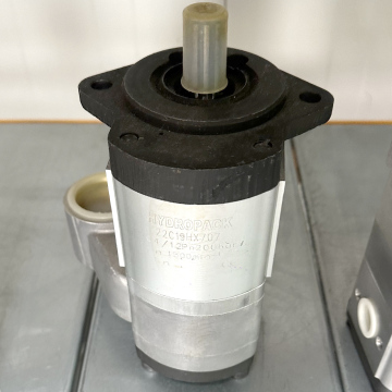 Насос для тракторов Massey Ferguson 3816915M91/ Hydro-pack S 20C19HX707