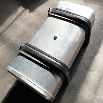 Топливный бак Universal 300л (400х450х1850)